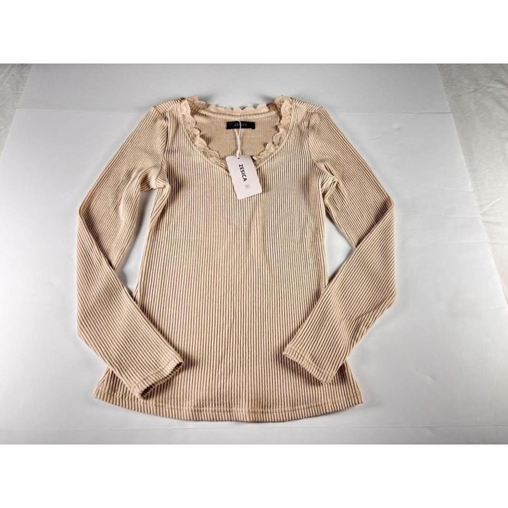 NWT ZESICA Womens Feminine Ribbed Knit Lace Trim V-Neck Long Sleeve Top Tan S